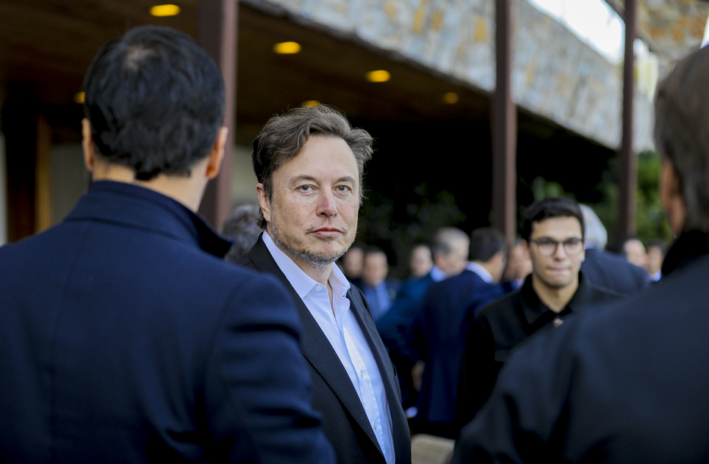 Les anciens dirigeants de Twitter portent plainte contre Elon Musk