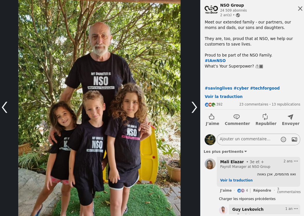 Photo partagée sur LinkedIn par NSO de trois petits enfants arborant des T-shirts My Mom is NSO et de leur grand-père avec un T-shirt My daughter is NSO
